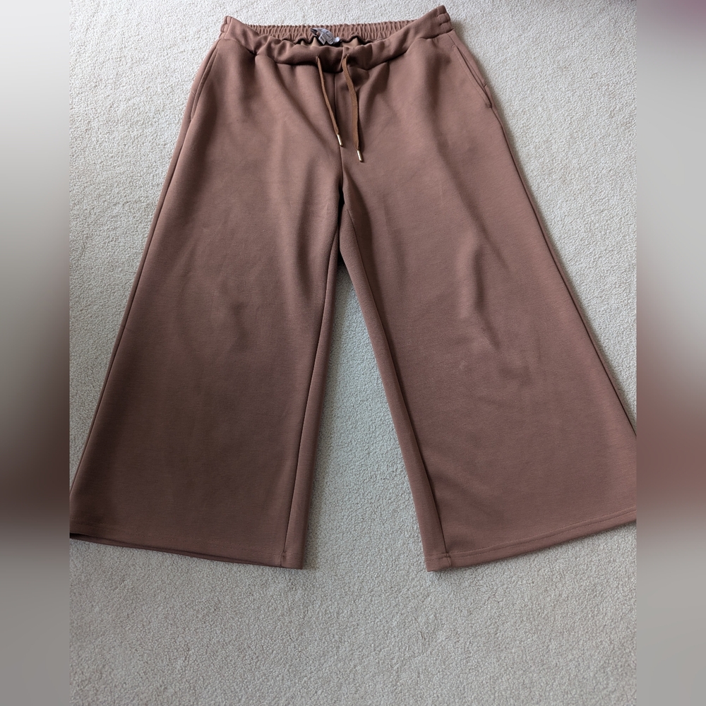 Women's Wide-Leg Brown Joggers